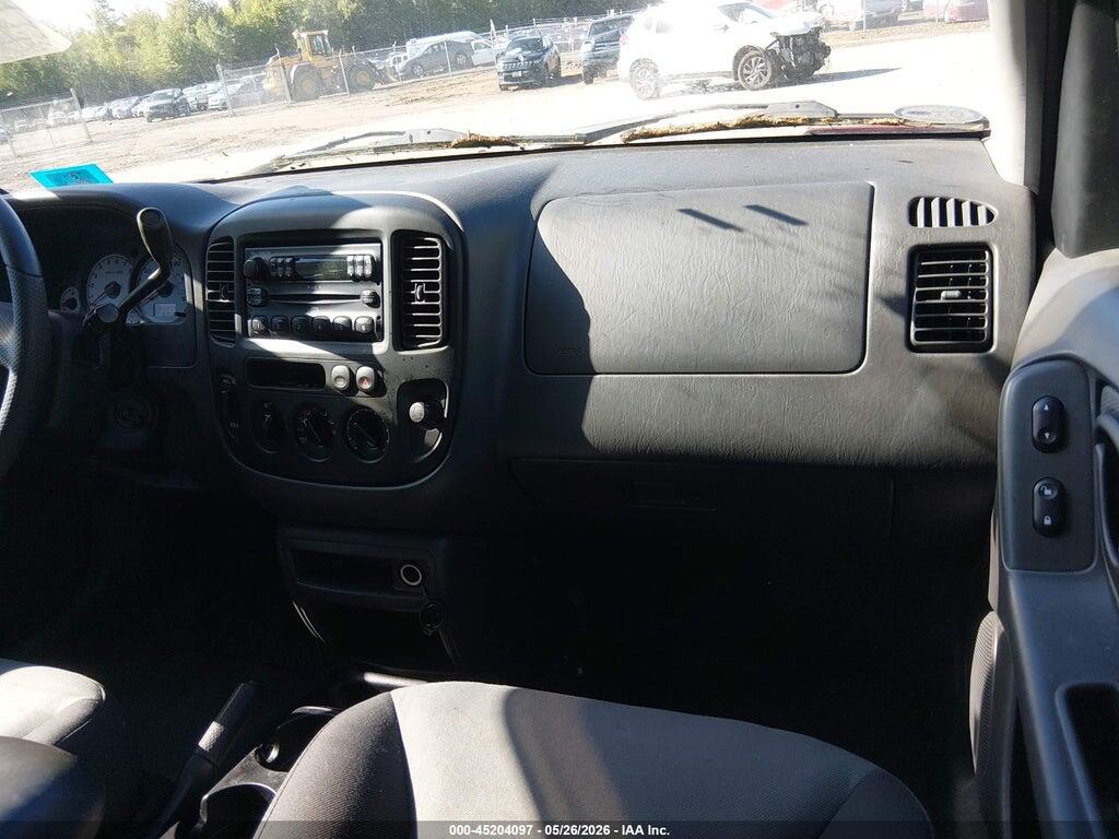 1FMYU92144KB35294 2004 FORD ESCAPE photo no. 5