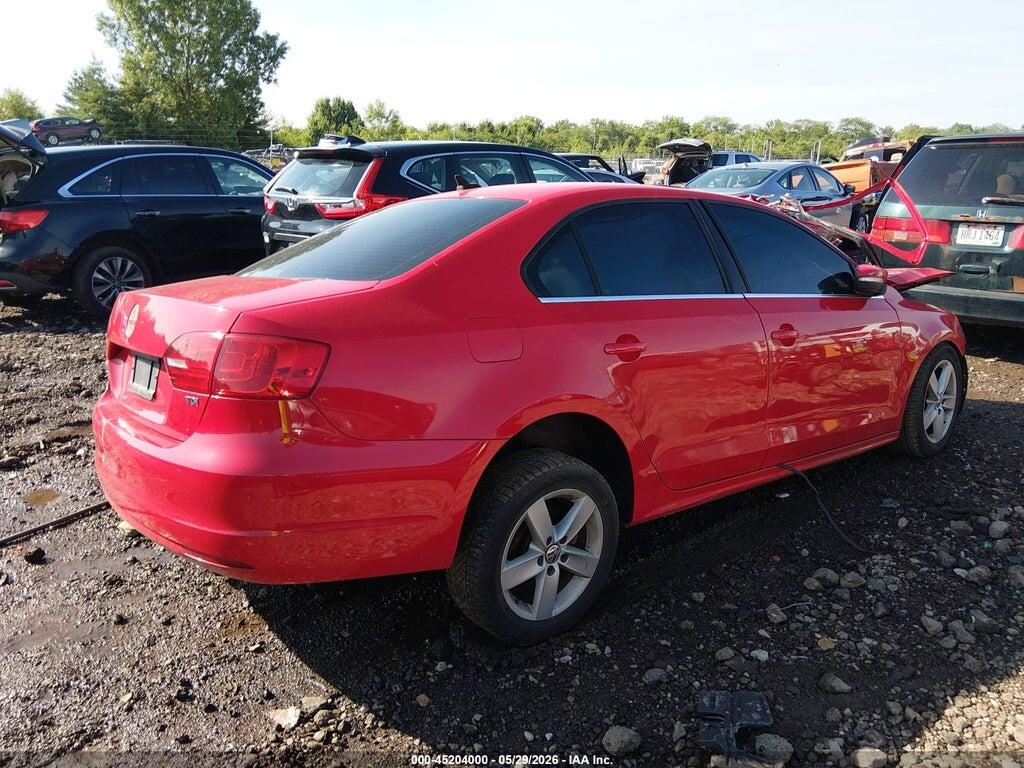 3VWLL7AJXDM287917 2013 VOLKSWAGEN JETTA photo no. 4