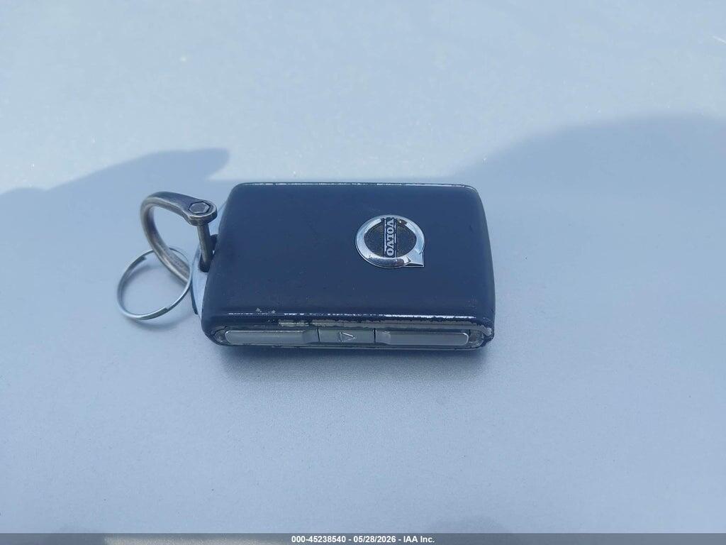 YV4A22PL2G1080820 2016 VOLVO XC90 photo no. 11