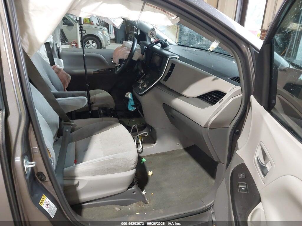 5TDKZ3DC7HS775005 2017 TOYOTA SIENNA photo no. 5