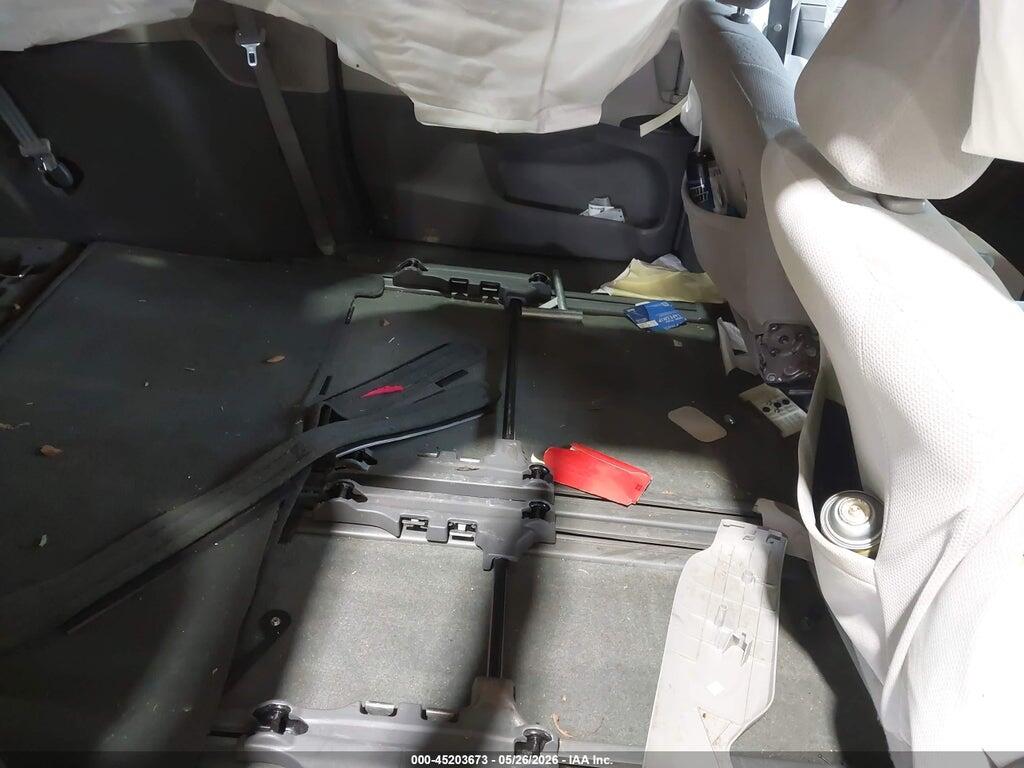 5TDKZ3DC7HS775005 2017 TOYOTA SIENNA photo no. 8