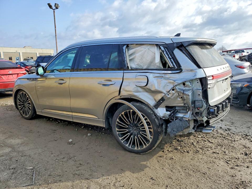 2023 LINCOLN AVIATOR BLACK LABEL — Фото 2 из 13