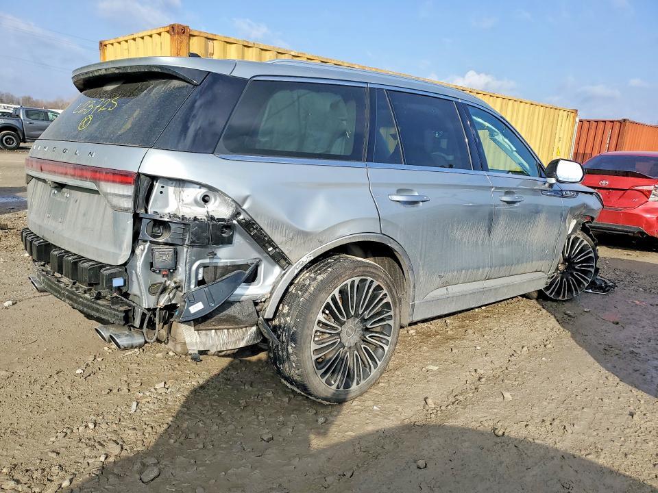 2023 LINCOLN AVIATOR BLACK LABEL — Фото 3 из 13