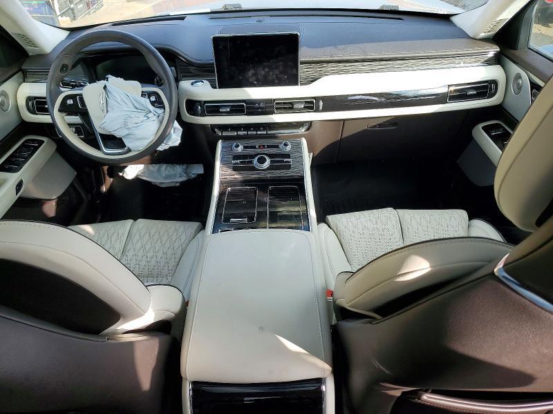 2023 LINCOLN AVIATOR BLACK LABEL — Фото 8 из 13