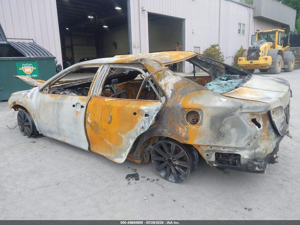 4T4BF1FK6DR303158 2013 TOYOTA CAMRY photo no. 3