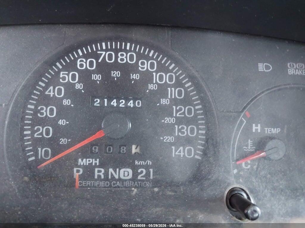 2FAFP71W95X111405 2005 FORD CROWN VICTORIA photo no. 7