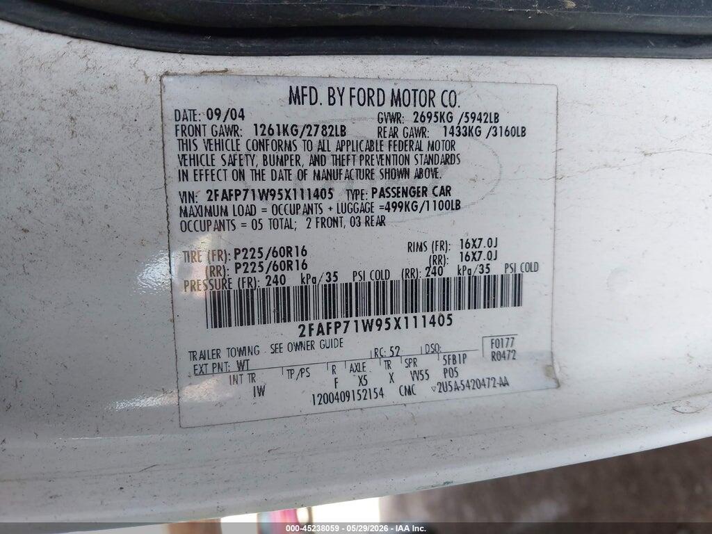 2FAFP71W95X111405 2005 FORD CROWN VICTORIA photo no. 9