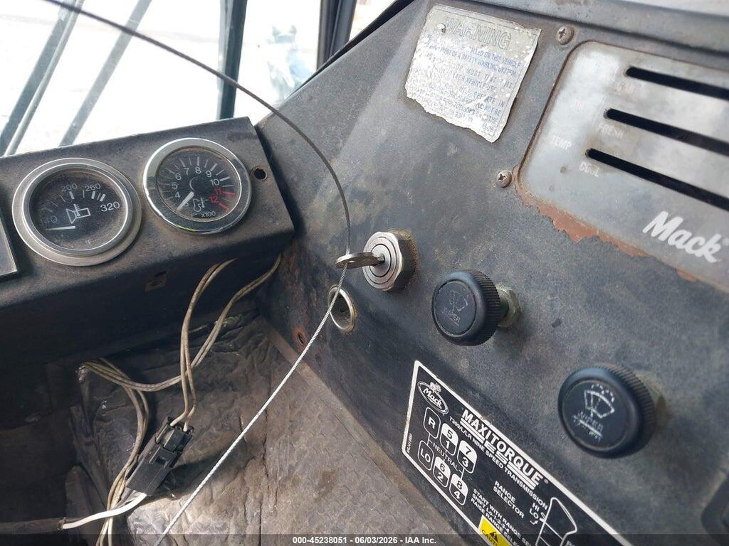 1M2K197C87M035667 2007 MACK 600 photo no. 10