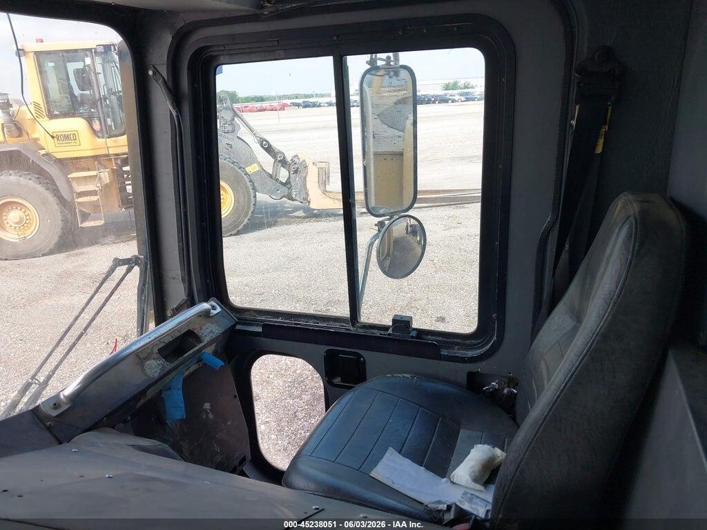 1M2K197C87M035667 2007 MACK 600 photo no. 6