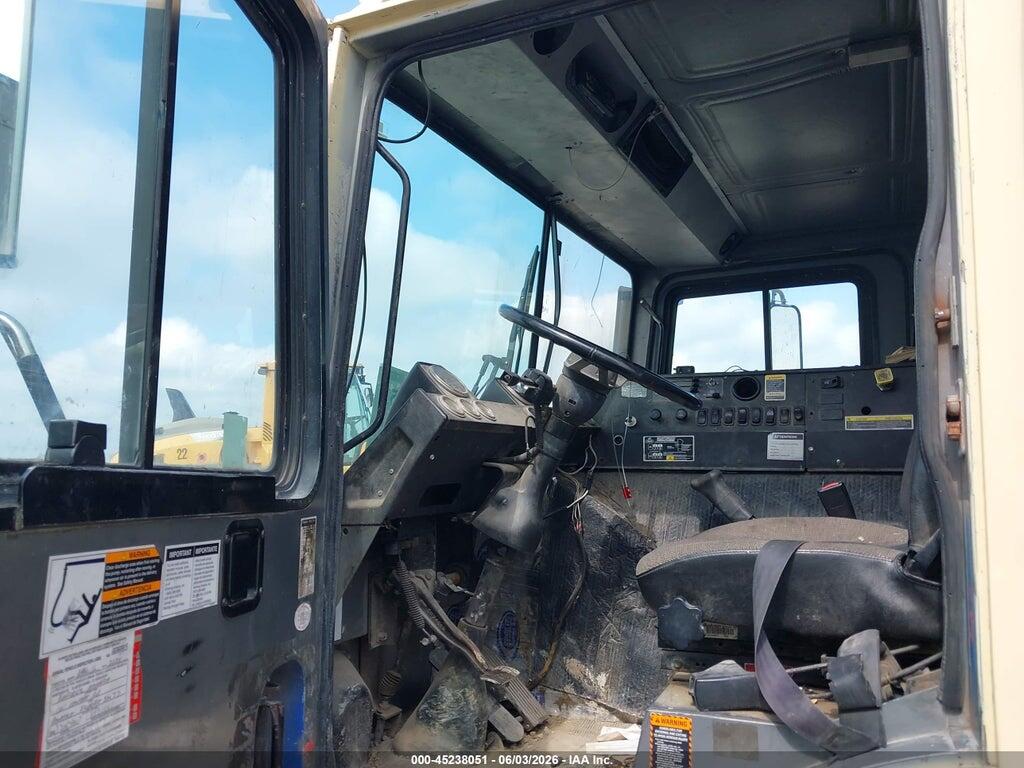 1M2K197C87M035667 2007 MACK 600 photo no. 7