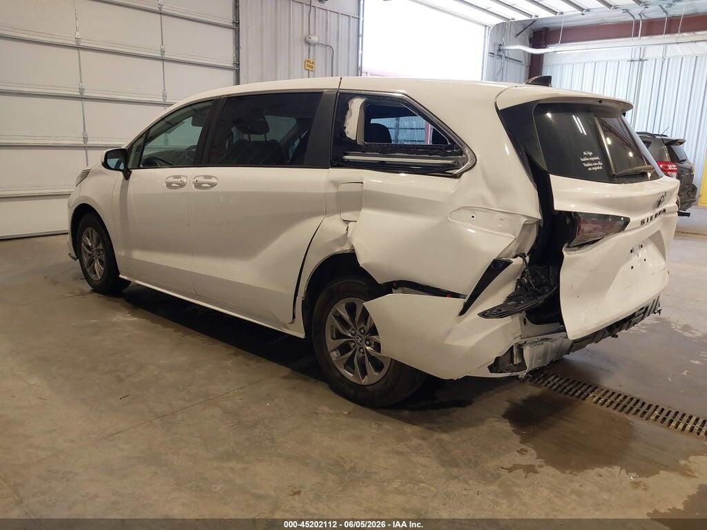 5TDKRKEC7RS196977 2024 TOYOTA SIENNA photo no. 3