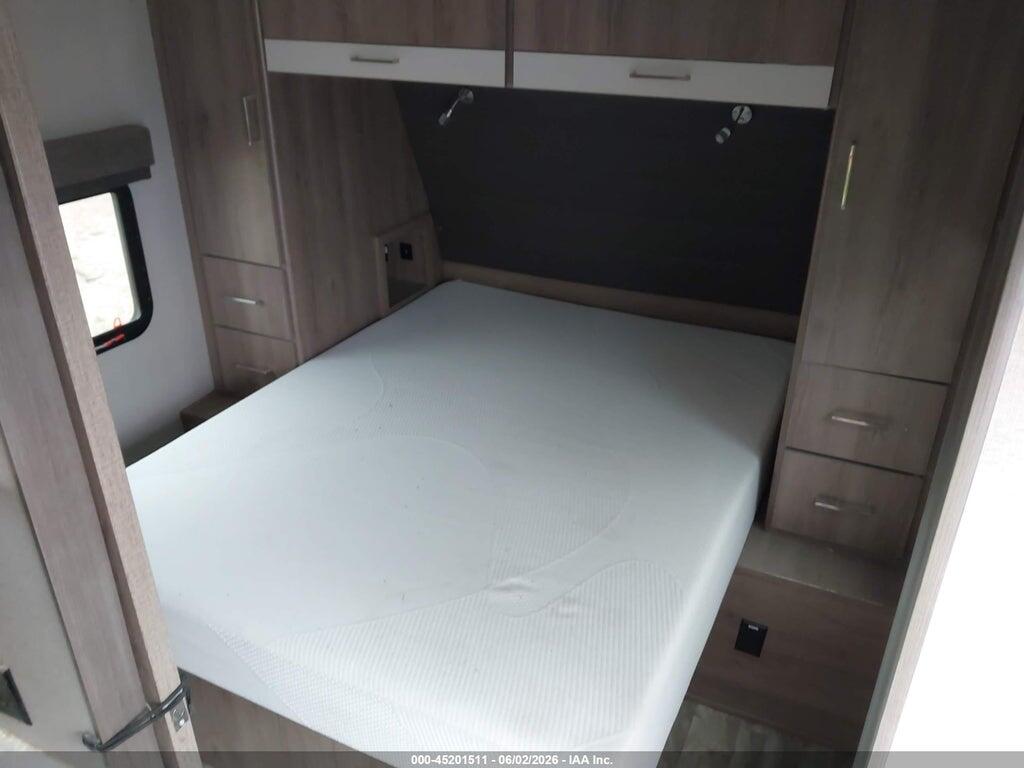 573TE2624N3427327 2022 IMAGINE 22RBE photo no. 12