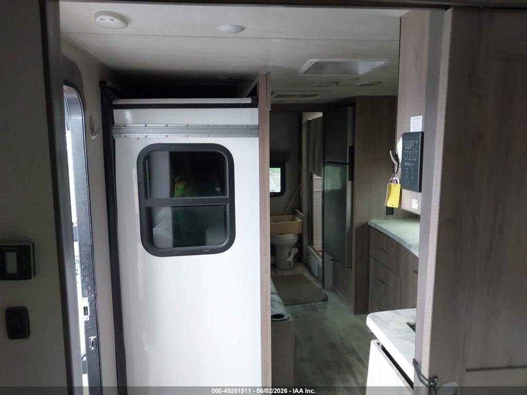 573TE2624N3427327 2022 IMAGINE 22RBE photo no. 5
