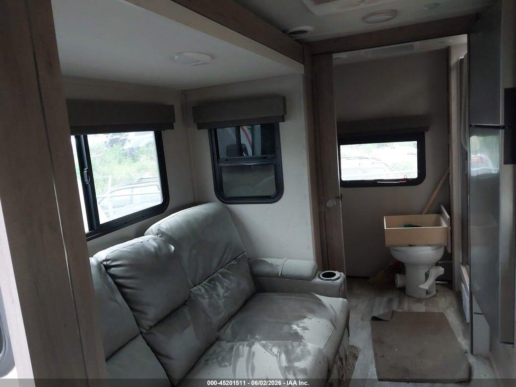 573TE2624N3427327 2022 IMAGINE 22RBE photo no. 8