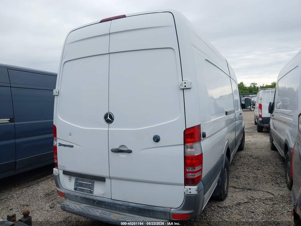 WD3PE8CC6C5617215 2012 MERCEDES-BENZ SPRINTER 2500 photo no. 4