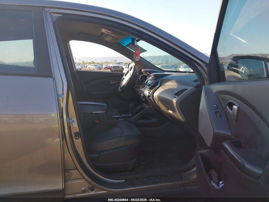 KM8JT3AC2AU067565 2010 HYUNDAI TUCSON photo no. 5