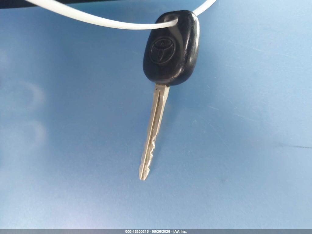 2T1KR32E56C608815 2006 TOYOTA MATRIX photo no. 11