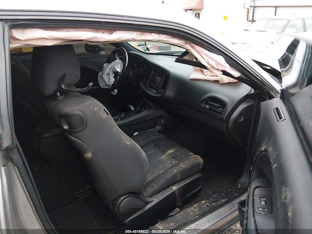 2C3CDZBT0HH657972 2017 DODGE CHALLENGER photo no. 5