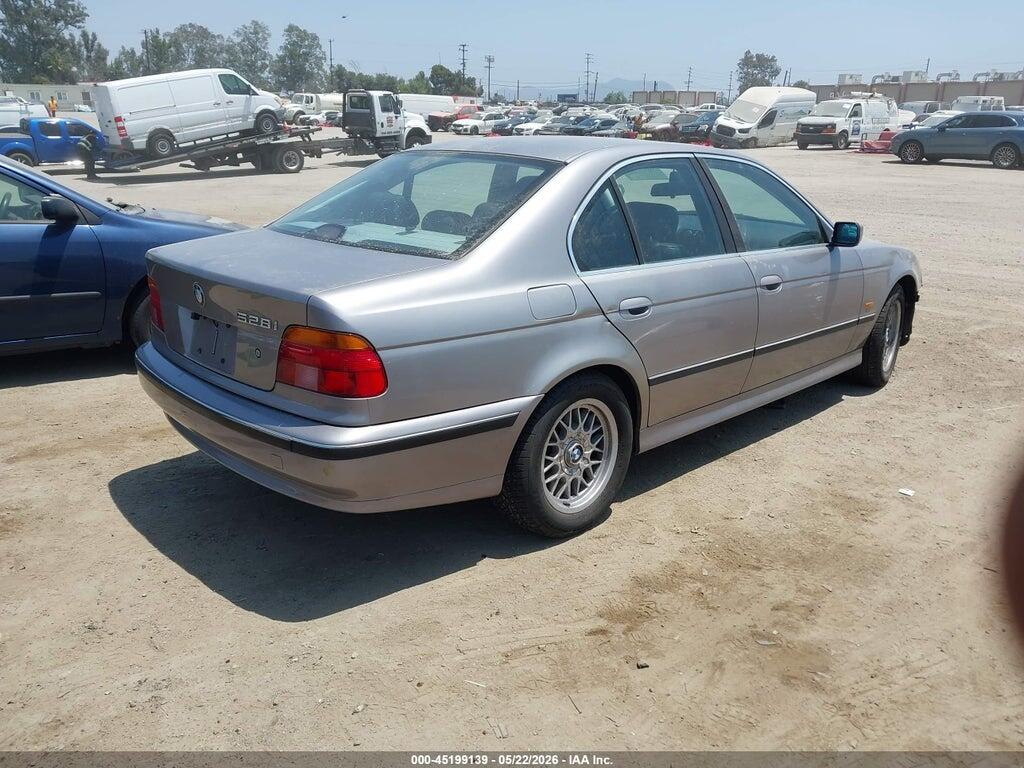 WBADM6349YGU16507 2000 BMW 528IA photo no. 4
