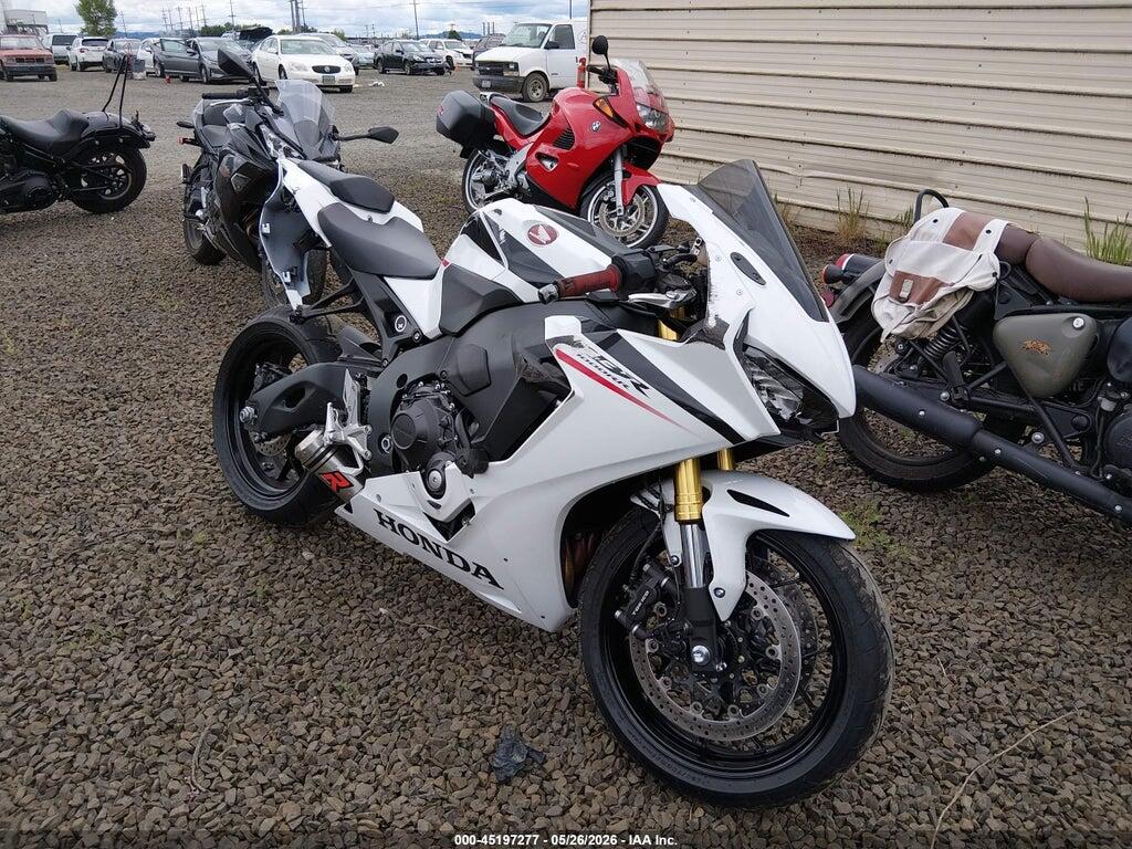 JH2SC7711TK900462 2026 HONDA CBR1000 photo no. 1