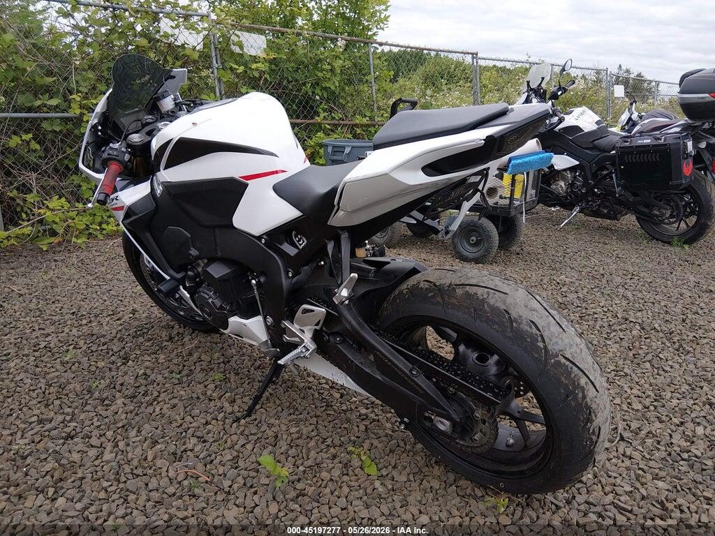 JH2SC7711TK900462 2026 HONDA CBR1000 photo no. 3