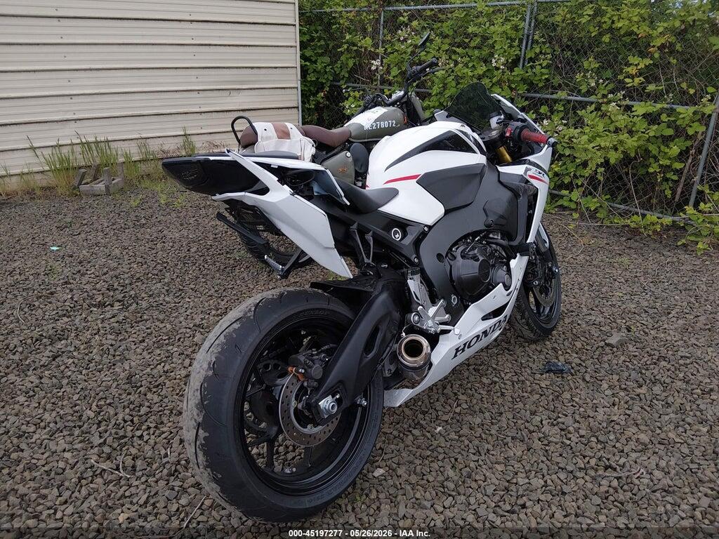 JH2SC7711TK900462 2026 HONDA CBR1000 photo no. 4