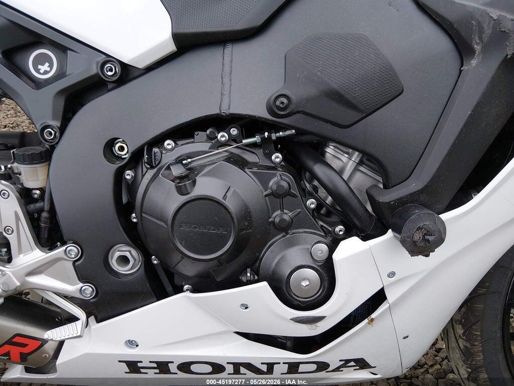JH2SC7711TK900462 2026 HONDA CBR1000 photo no. 8