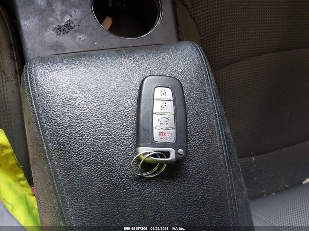 5NPEC4ACXBH214562 2011 HYUNDAI SONATA photo no. 11
