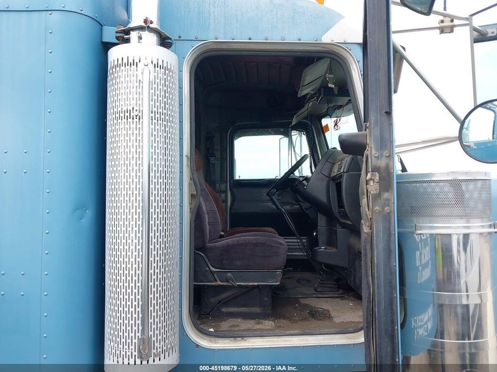 1XP5DB9X51D528390 2001 PETERBILT 379 photo no. 7