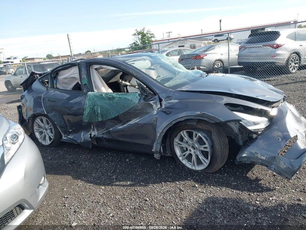 7SAYGDEE3NF427792 2022 TESLA MODEL Y photo no. 11