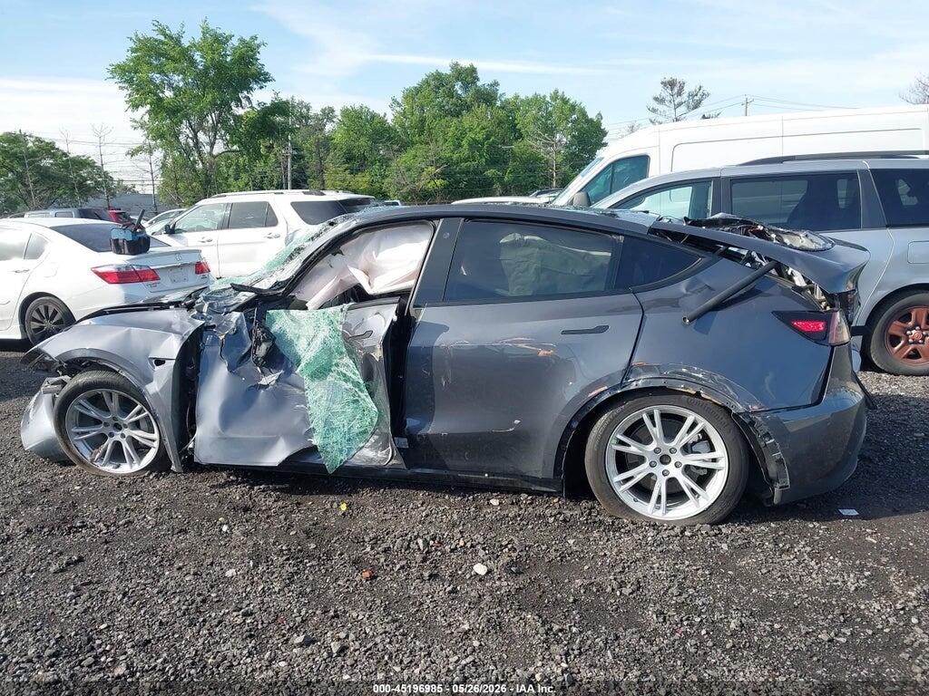 7SAYGDEE3NF427792 2022 TESLA MODEL Y photo no. 12
