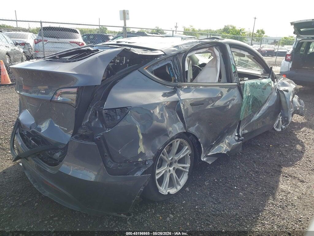 7SAYGDEE3NF427792 2022 TESLA MODEL Y photo no. 4