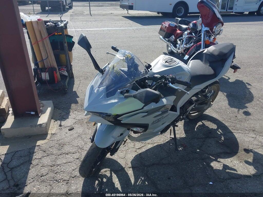 ML5EXGG19SDA69268 2025 KAWASAKI EX500 photo no. 2