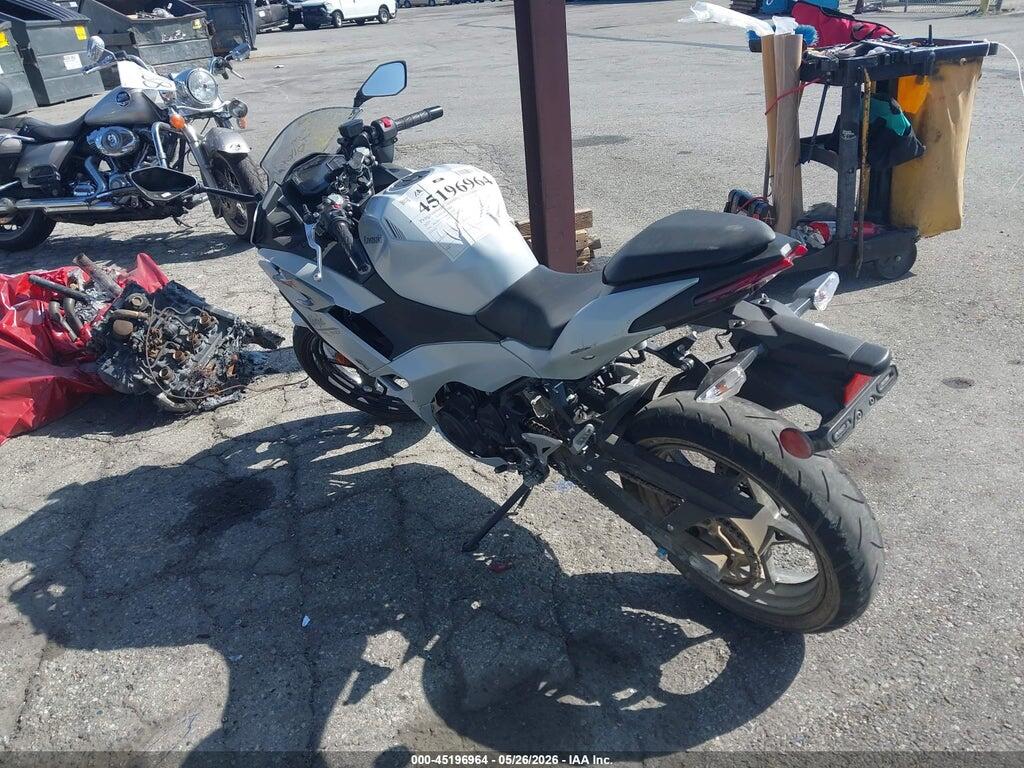 ML5EXGG19SDA69268 2025 KAWASAKI EX500 photo no. 3