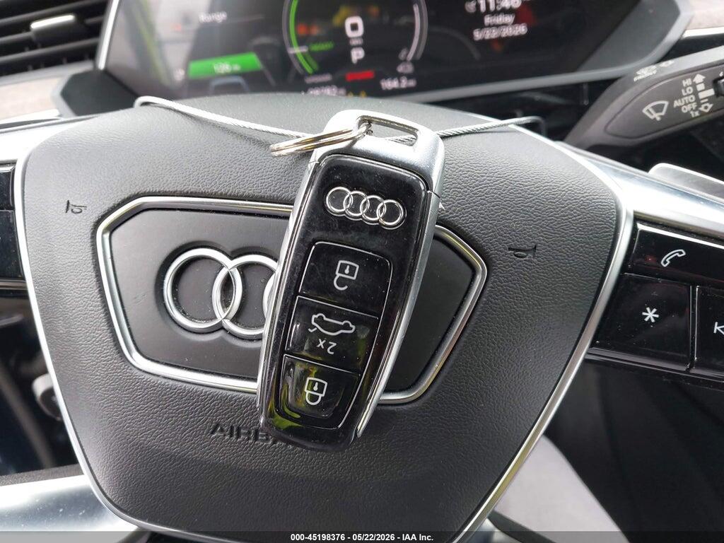WA1AABGE9NB009784 2022 AUDI E-TRON photo no. 11