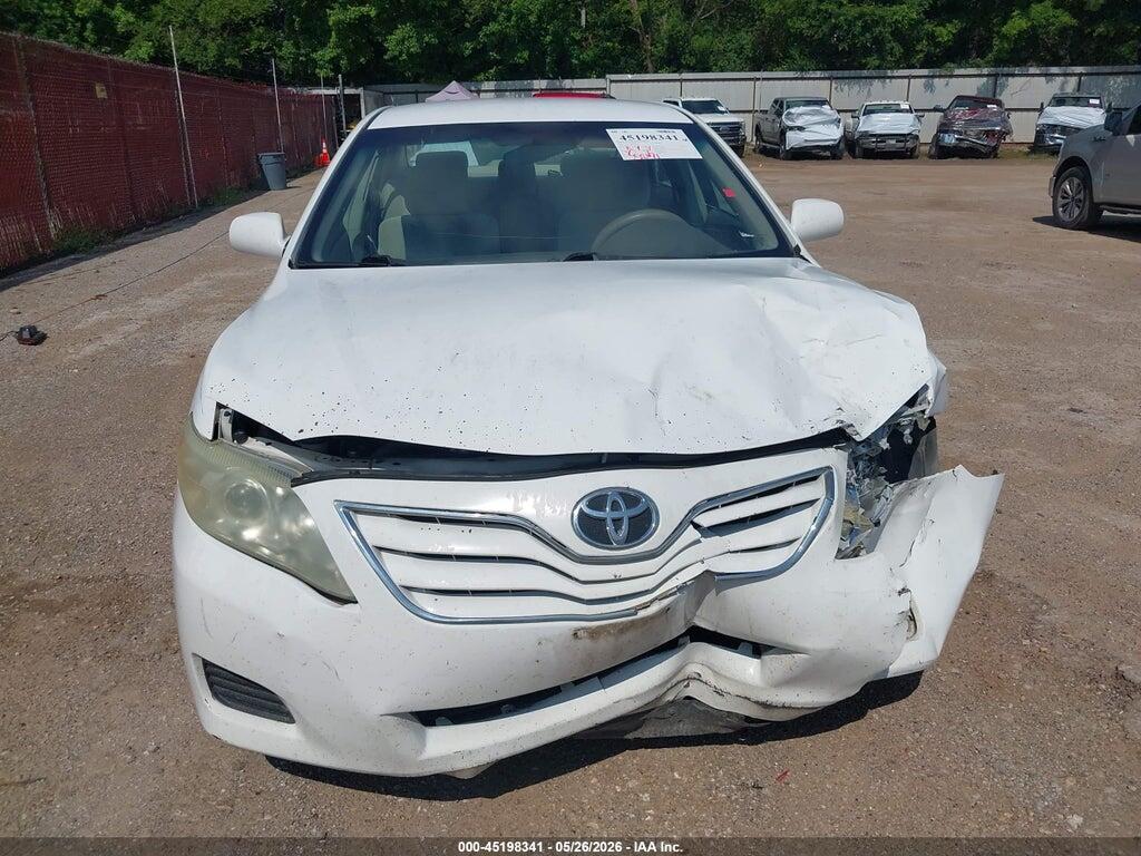 4T1BF3EK5BU687101 2011 TOYOTA CAMRY photo no. 12