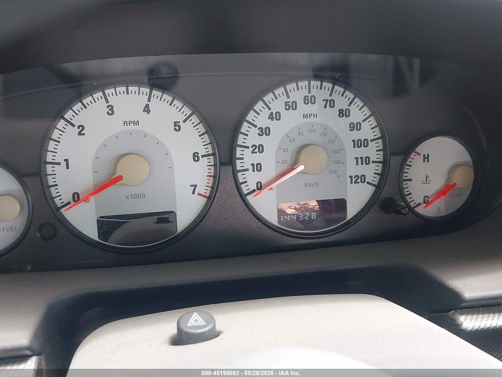 1C3EL75RX4N115876 2004 CHRYSLER SEBRING photo no. 7