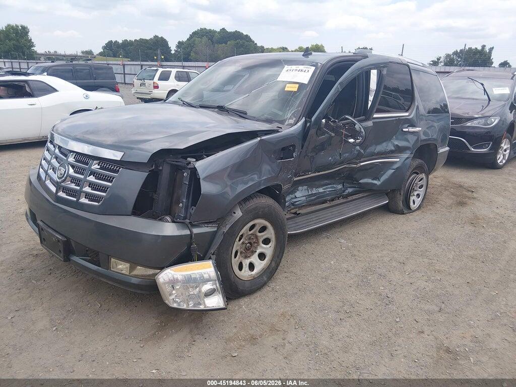 1GYUKAEF8AR175957 2010 CADILLAC ESCALADE photo no. 2