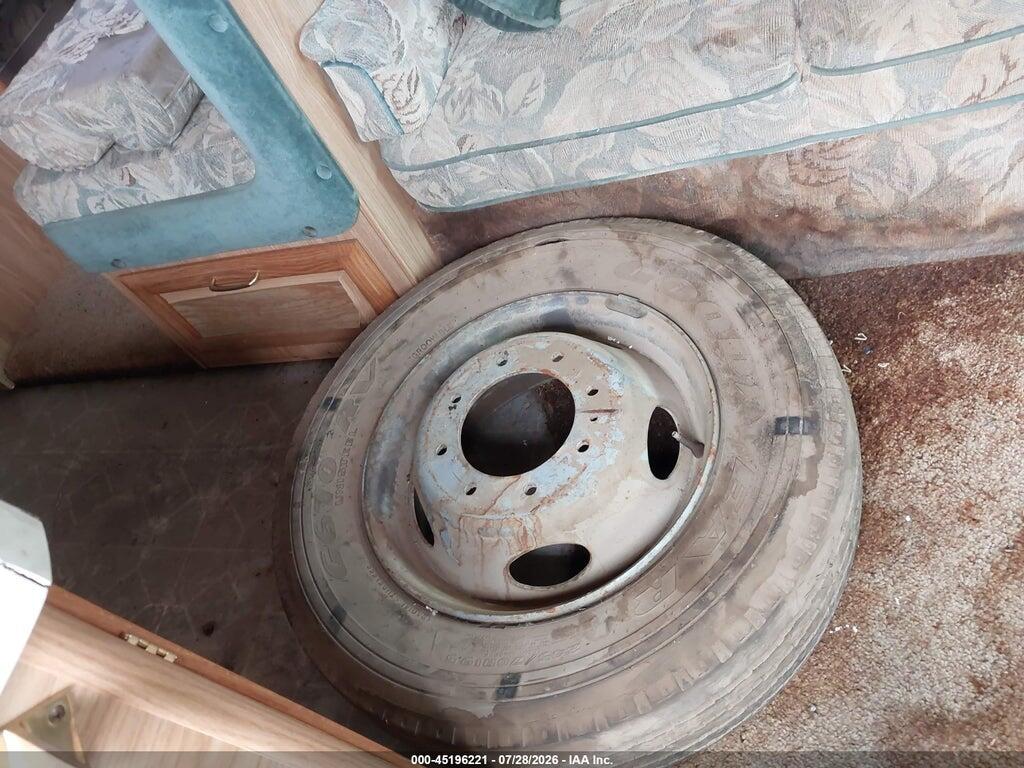 1FCNF53S9Y0A02145 2000 FORD F550 photo no. 12