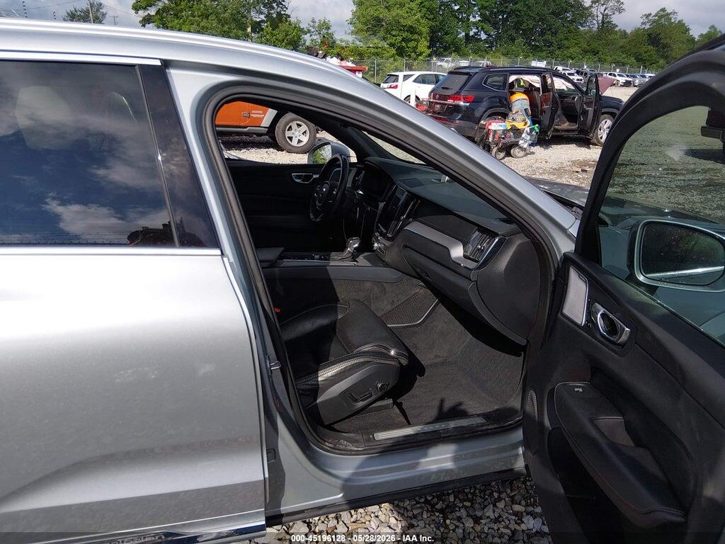 YV4A22RL8J1042402 2018 VOLVO XC60 photo no. 5