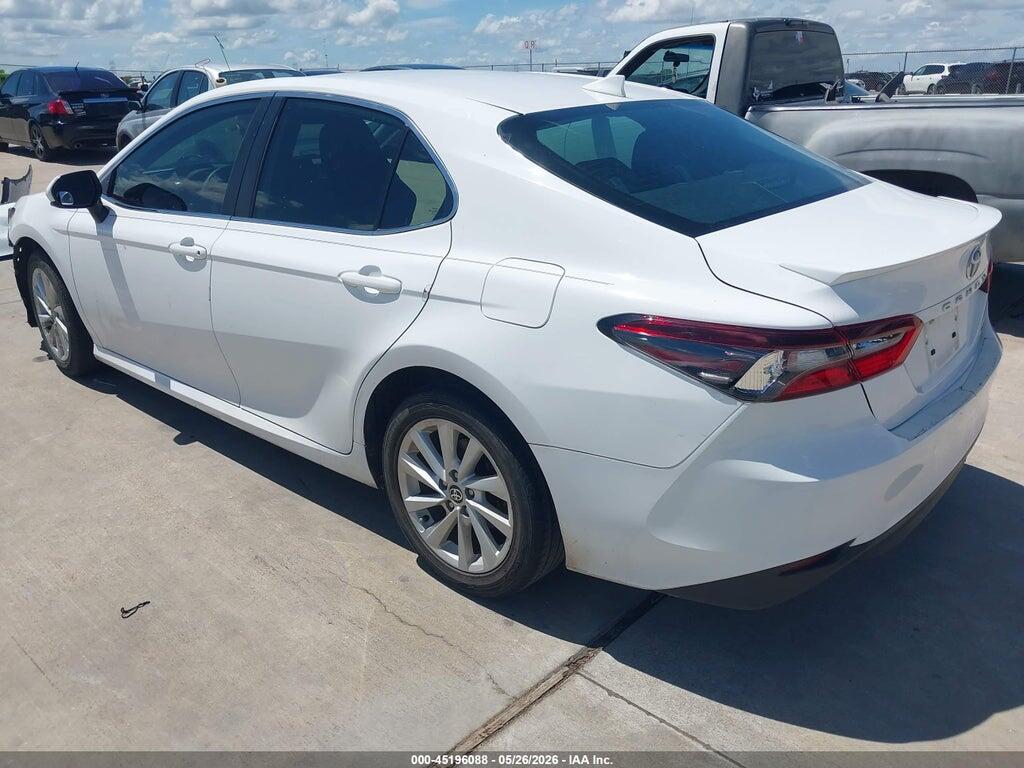 4T1C11AK9NU688530 2022 TOYOTA CAMRY photo no. 3