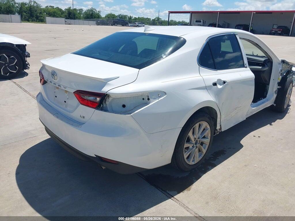 4T1C11AK9NU688530 2022 TOYOTA CAMRY photo no. 4