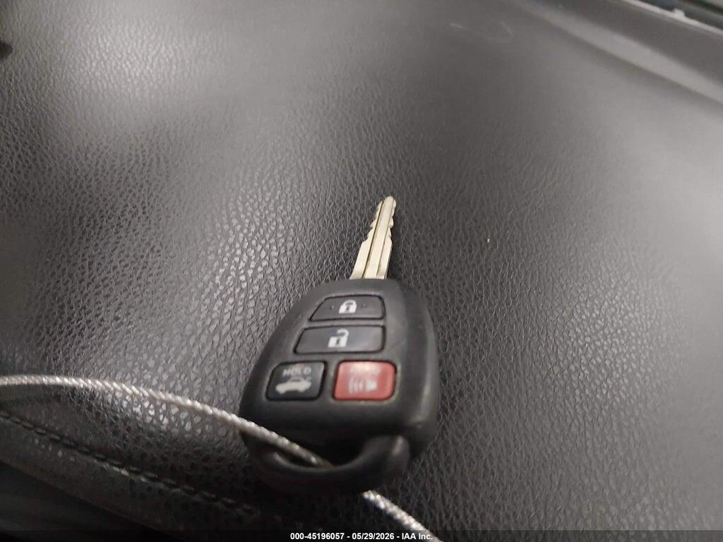 2T1BURHE0HC941631 2017 TOYOTA COROLLA photo no. 11