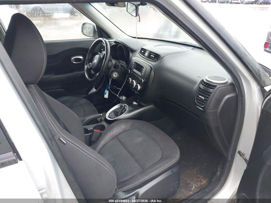 KNDJN2A23F7786801 2015 KIA SOUL photo no. 5