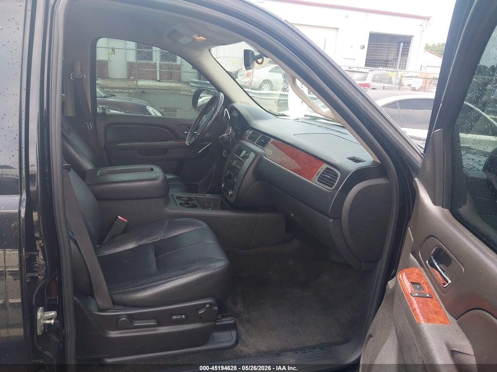 1GKS2KE33BR394758 2011 GMC YUKON XL 1500 photo no. 5