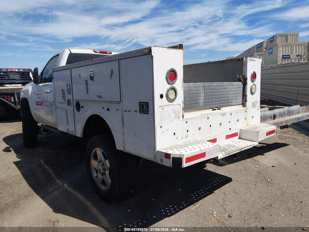 1GB3KVBK9AF157709 2010 CHEVROLET SILVERADO 2500HD photo no. 3