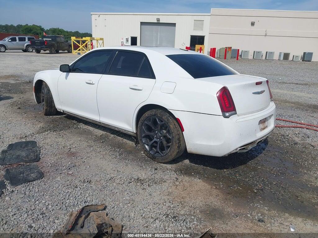 2C3CCABG3KH604925 2019 CHRYSLER 300 photo no. 3