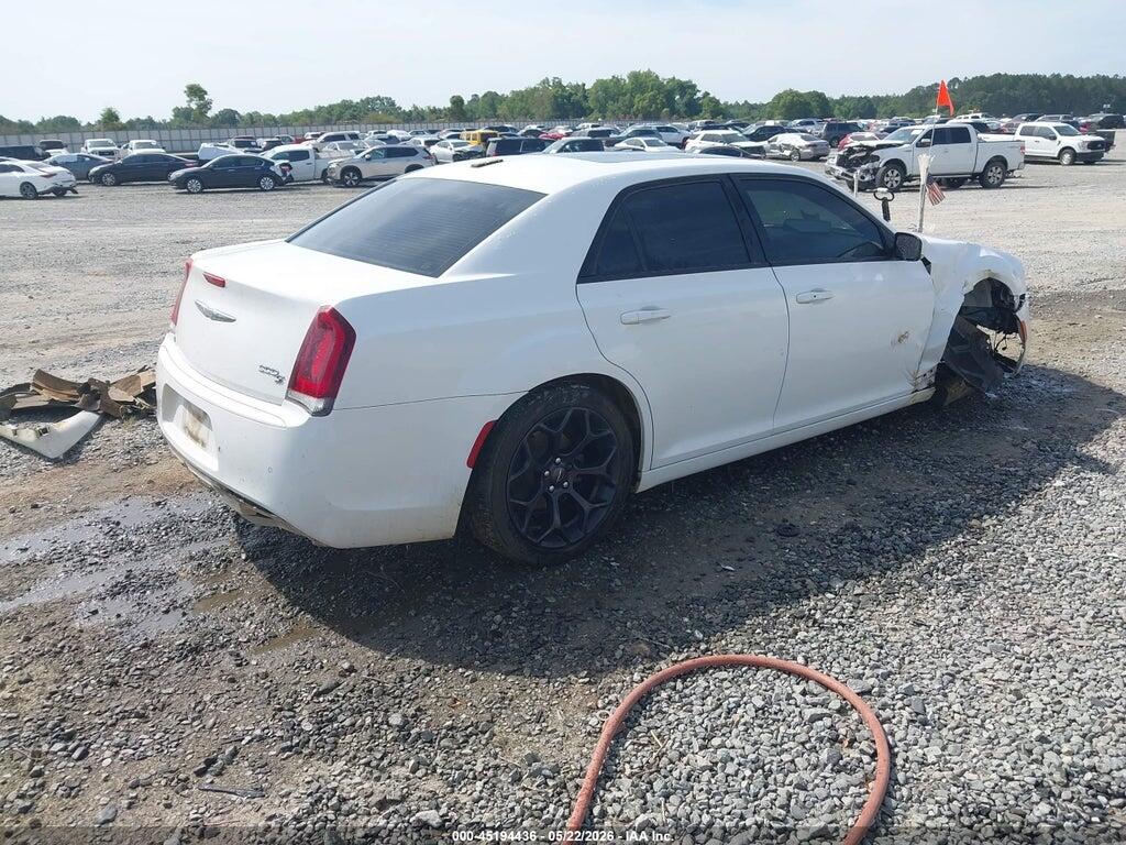 2C3CCABG3KH604925 2019 CHRYSLER 300 photo no. 4