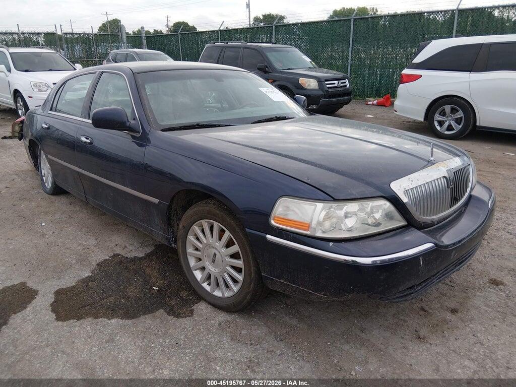 1LNHM83W94Y670610 2004 LINCOLN TOWN CAR photo no. 1