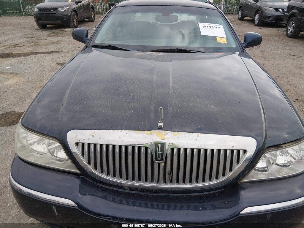 1LNHM83W94Y670610 2004 LINCOLN TOWN CAR photo no. 10